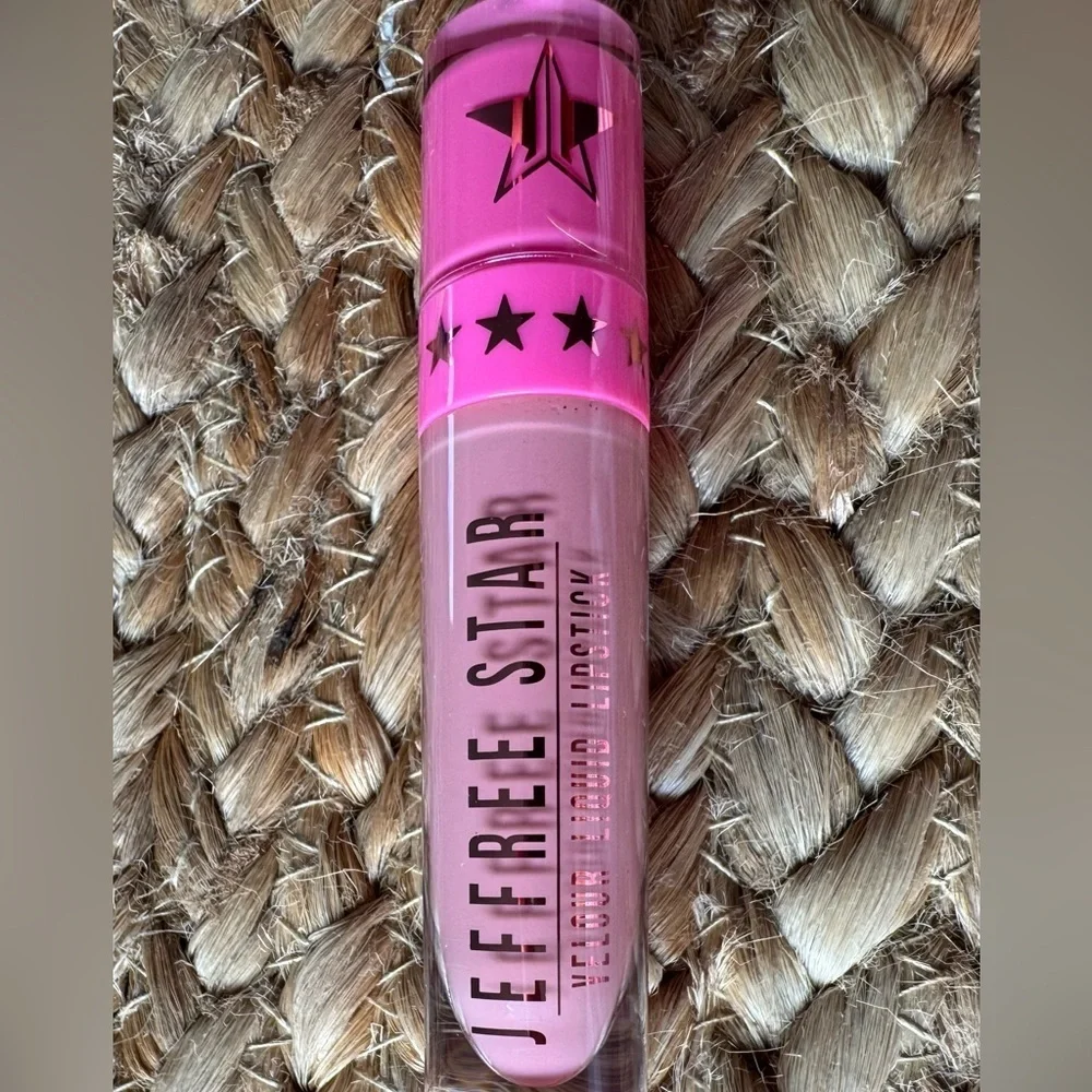 Jeffree Star Cosmetics Skin Tight velour liquid lipstick